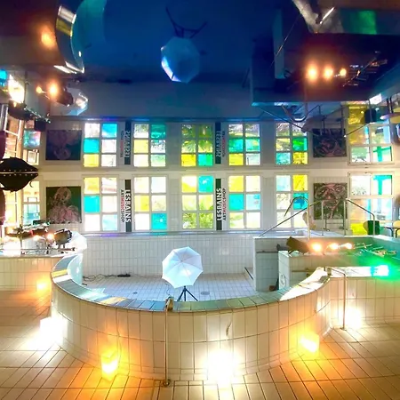 Le Grand Bain לינה וארוחת בוקר